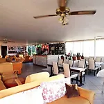 Ξενοδοχείο Ideal *
